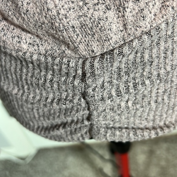 Apt 9 Blush and Black Lightweight Sweater- Women’s M - Picture 3 of 6